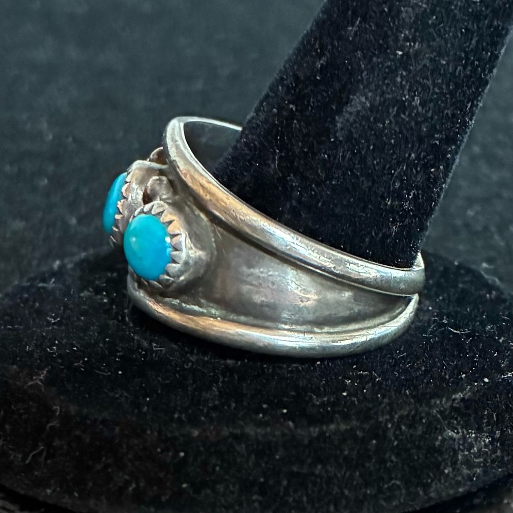 Vintage Navajo Sterling Silver Sleeping Beauty Shadow Box Three Stone Ring - Picture 4 of 8